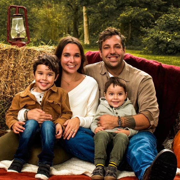 Meet your Posher, Andrea - Picture 1 of 15